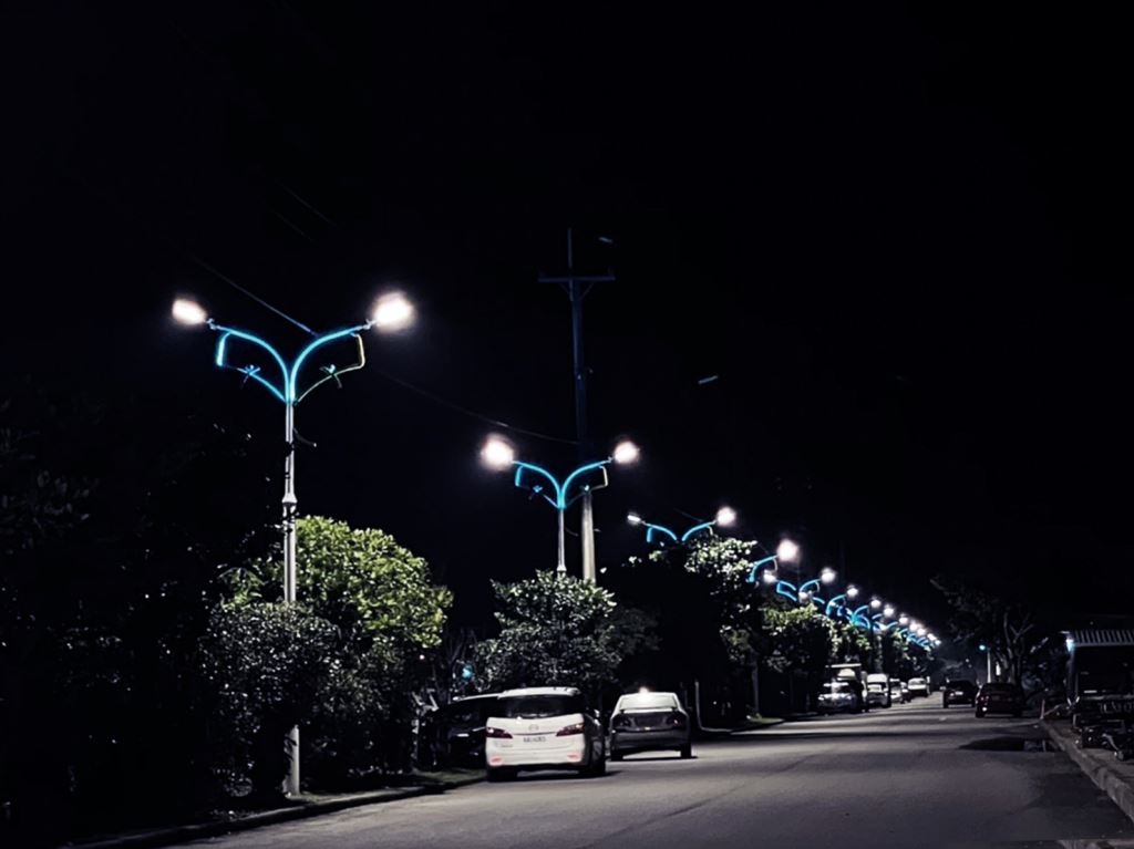 造型路燈、客製路燈、道路照明、烏石港