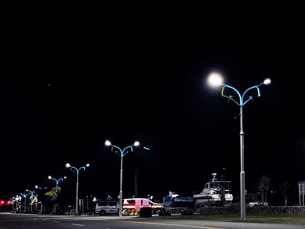 道路照明、街道照明、造型路燈、魚造型路燈、烏石港
